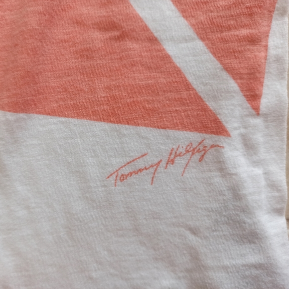 Tommy Hilfiger T-shirt - Picture 3 of 3